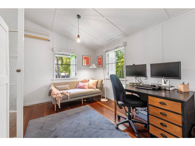 16 Beaton Street, West Mackay QLD 4740