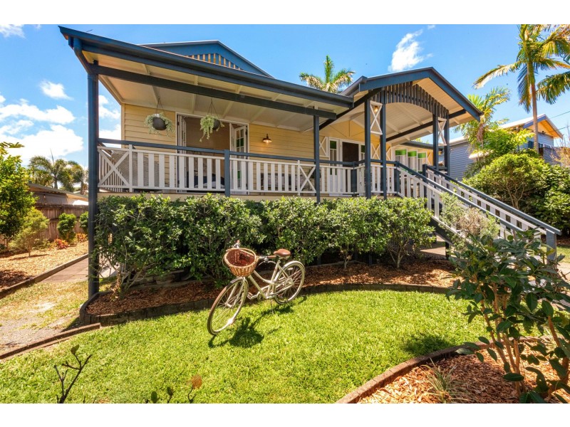 16 Beaton Street, West Mackay QLD 4740