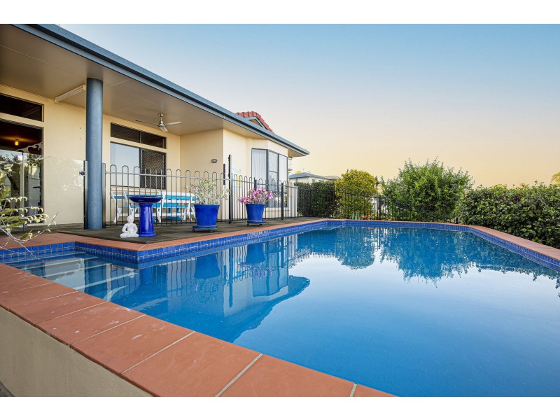 53 Cinnamon Drive, Glenella QLD 4740