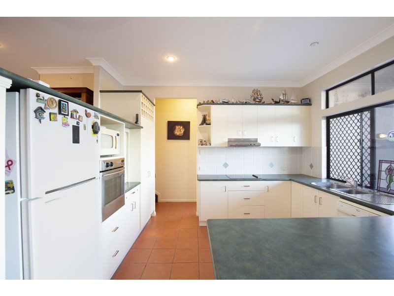 53 Cinnamon Drive, Glenella QLD 4740