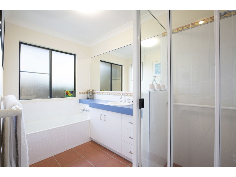 53 Cinnamon Drive, Glenella QLD 4740