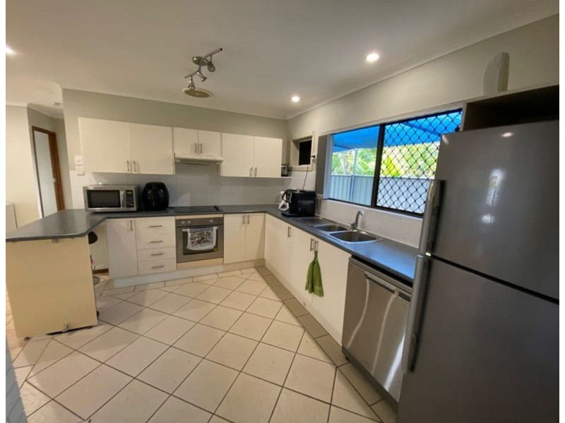 2/18 Clements Street, South Mackay QLD 4740