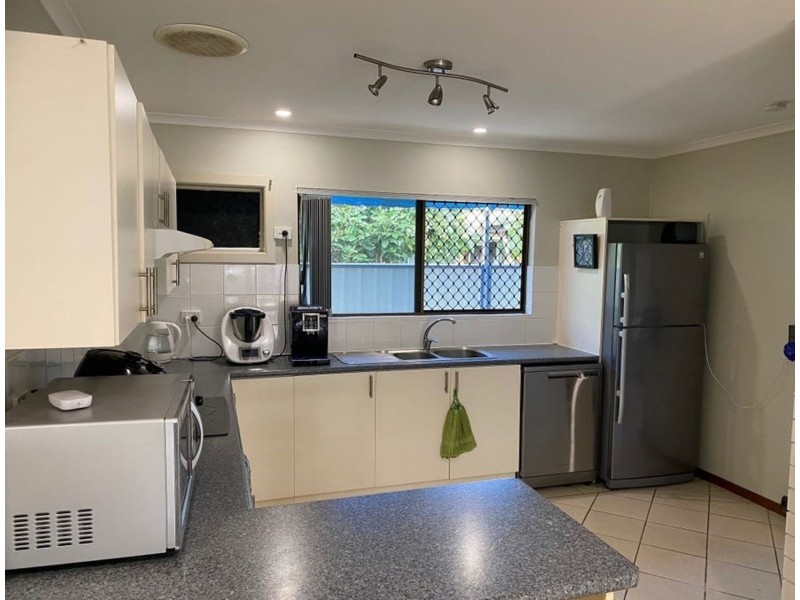 2/18 Clements Street, South Mackay QLD 4740