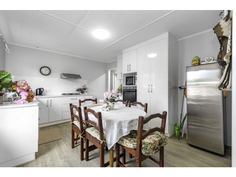 33 Range Road, Sarina QLD 4737