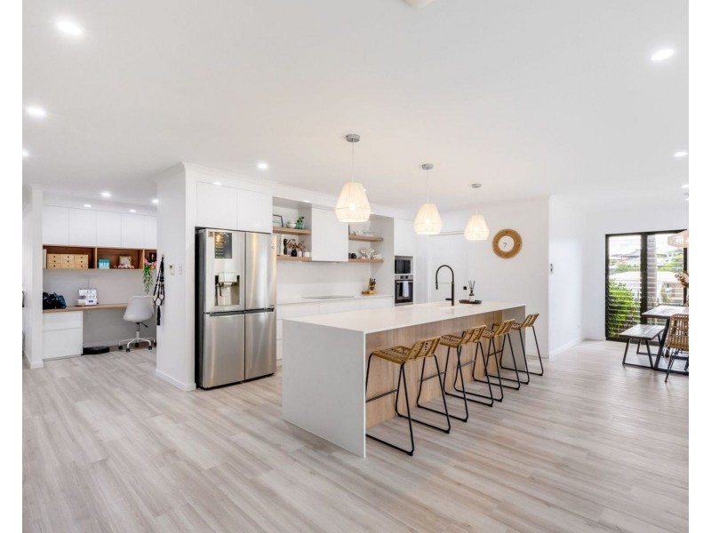 22 Cosford Drive, Eimeo QLD 4740