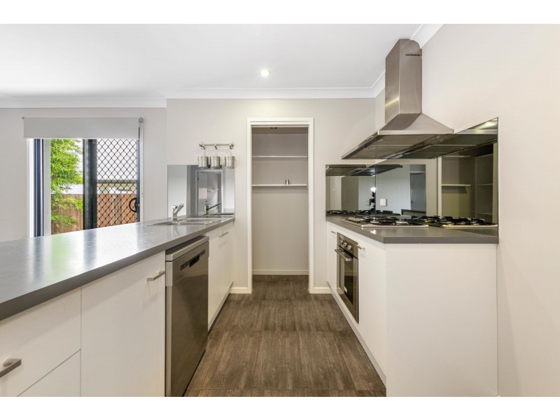 14 Flintwood Street, Rural View QLD 4740