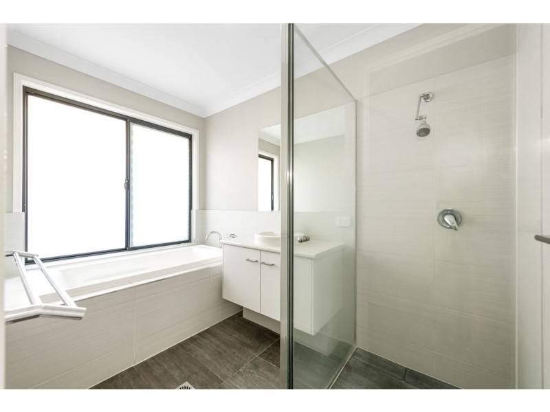 14 Flintwood Street, Rural View QLD 4740