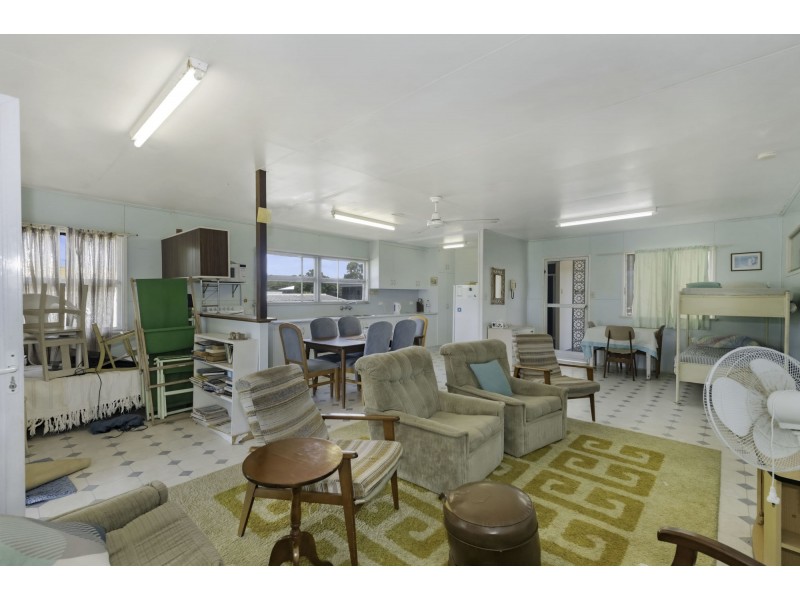 4 Frangipanni Avenue, Seaforth QLD 4741