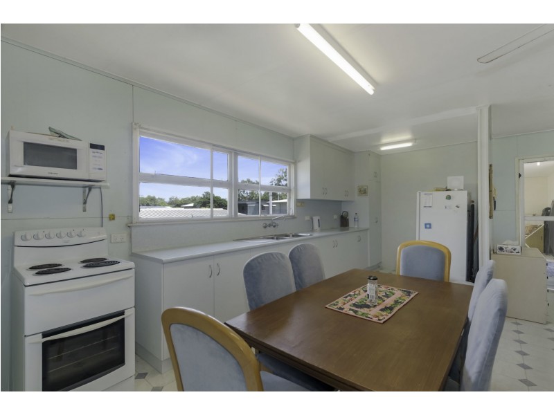 4 Frangipanni Avenue, Seaforth QLD 4741