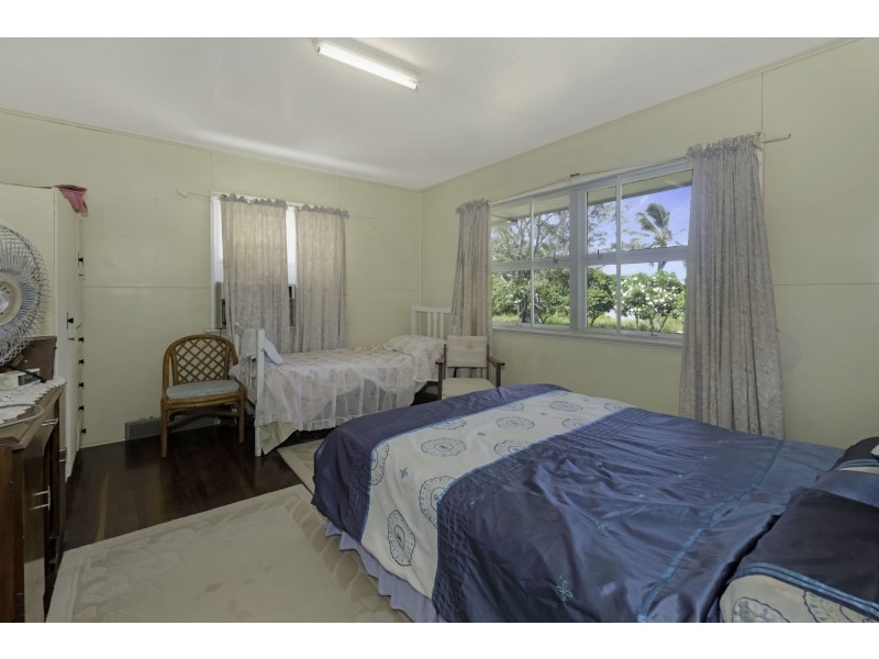 4 Frangipanni Avenue, Seaforth QLD 4741