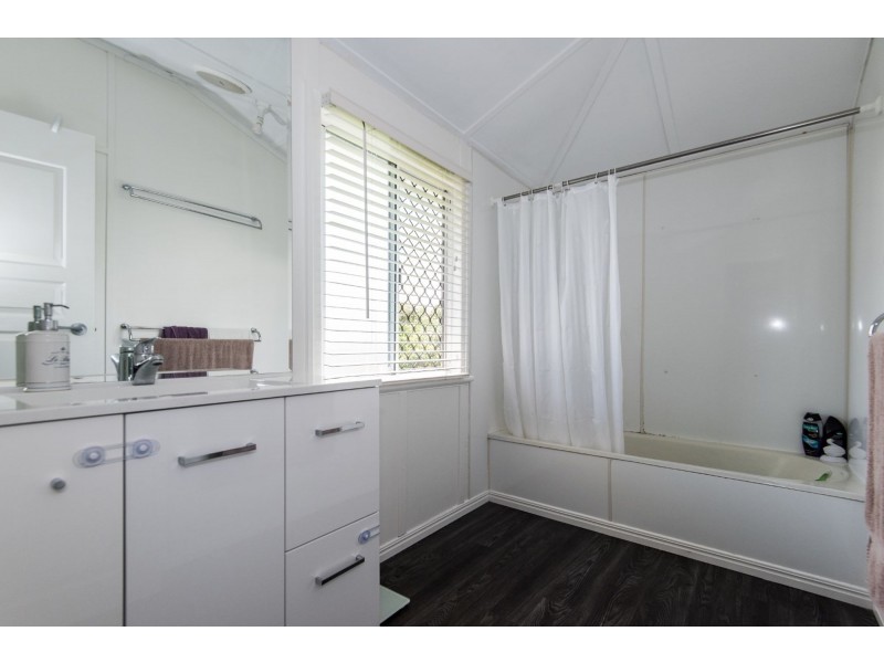 2 Queen Street, North Mackay QLD 4740