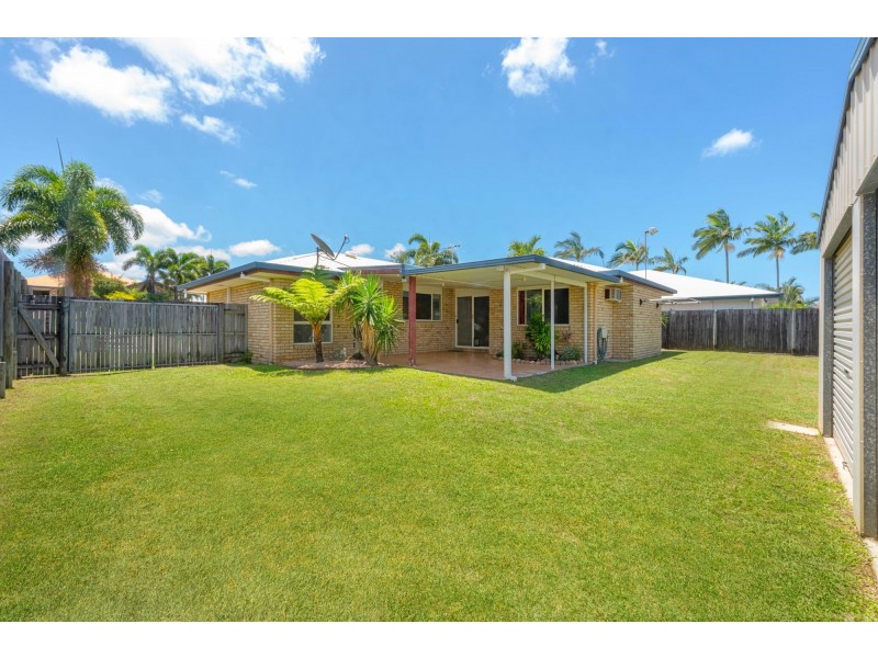 8 Avalon Drive, Rural View QLD 4740