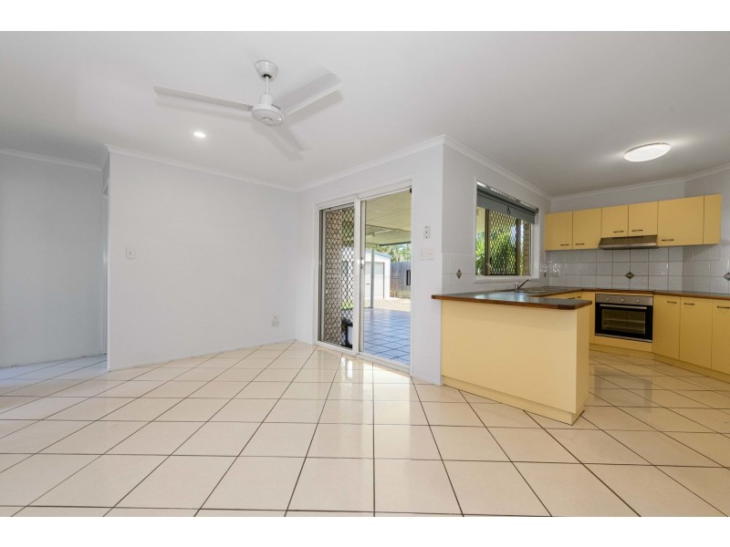 8 Avalon Drive, Rural View QLD 4740