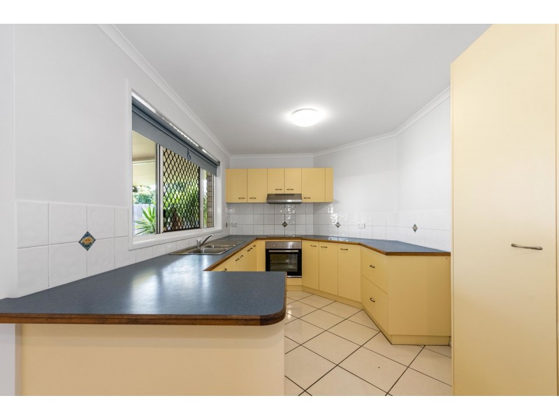 8 Avalon Drive, Rural View QLD 4740