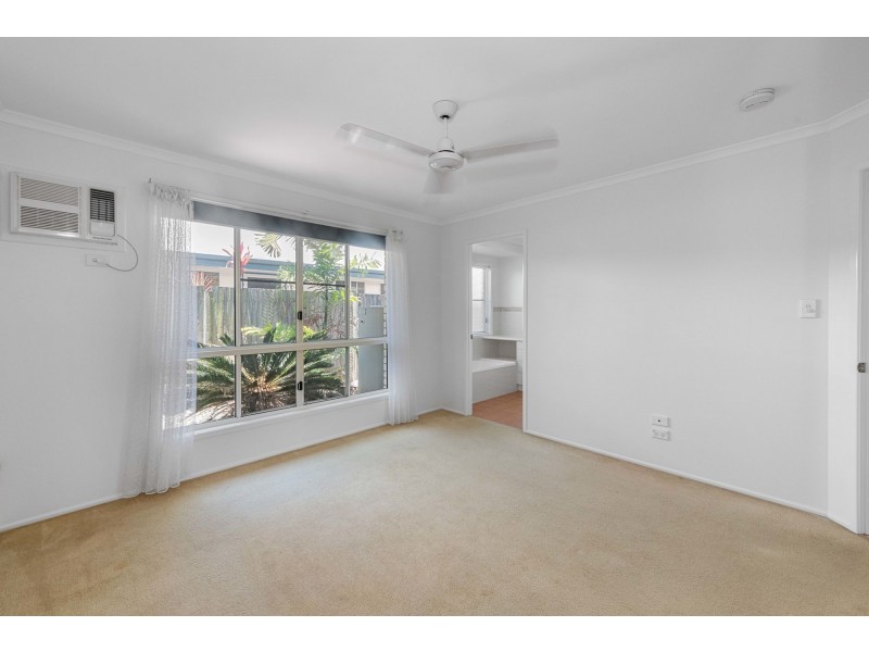 8 Avalon Drive, Rural View QLD 4740