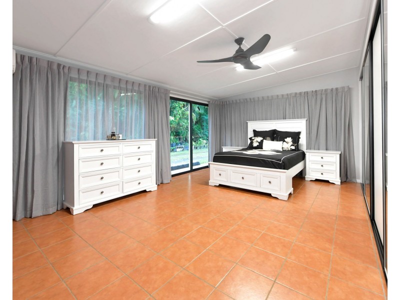 27 Sweeney Court, Glenella QLD 4740