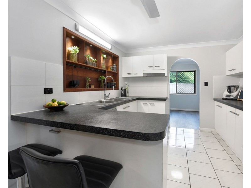 27 Sweeney Court, Glenella QLD 4740