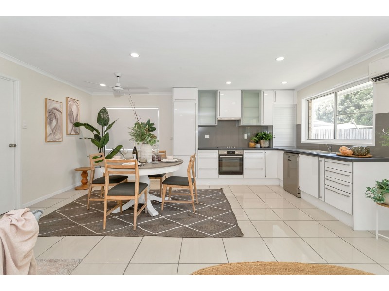 15 Leister Court, Bucasia QLD 4750