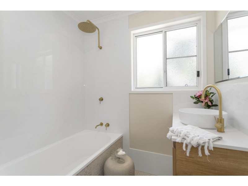 15 Leister Court, Bucasia QLD 4750