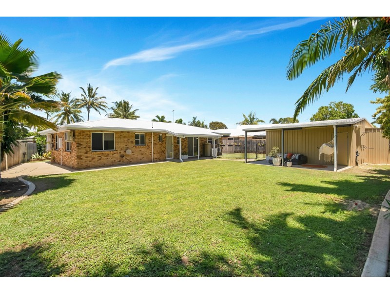 15 Leister Court, Bucasia QLD 4750