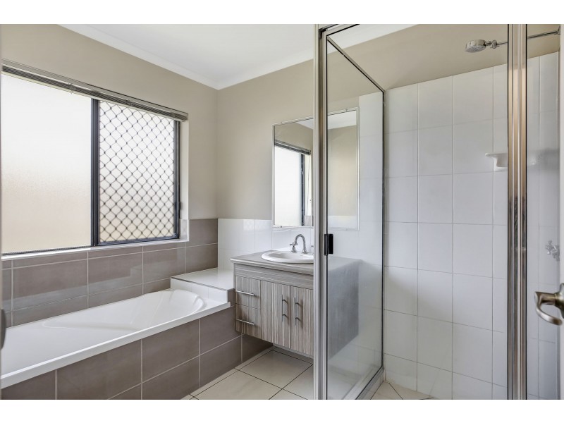 4 Pelorus Court, Ooralea QLD 4740