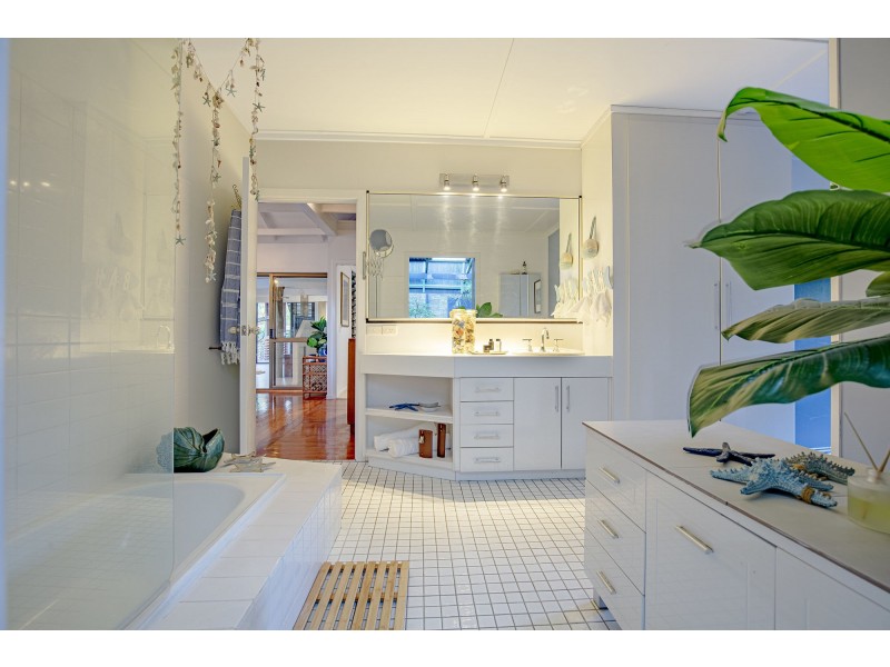 47 Ocean Avenue, Slade Point QLD 4740