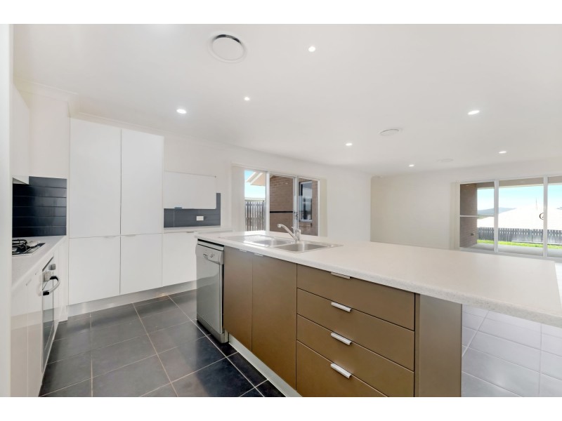 20 Hawkins Street, Bucasia QLD 4750