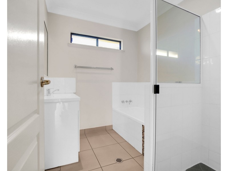 15 Woden Crescent, Ooralea QLD 4740