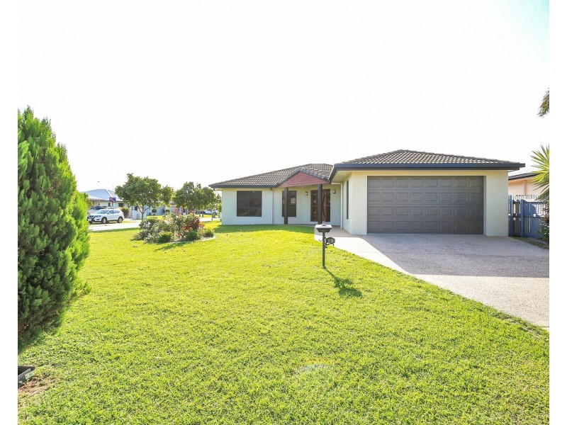 15 Woden Crescent, Ooralea QLD 4740