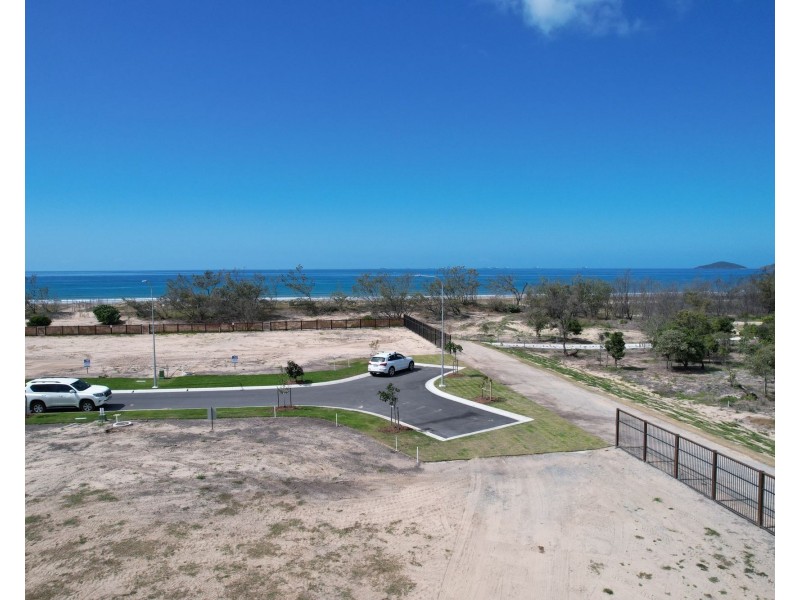 4 Shoreline Place, Mackay Harbour QLD 4740