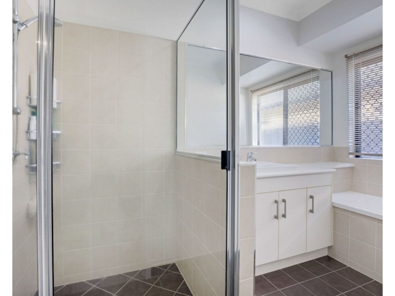 4 Corymbia Court, Andergrove QLD 4740