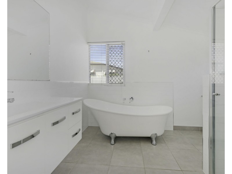 40 Holland Street, West Mackay QLD 4740
