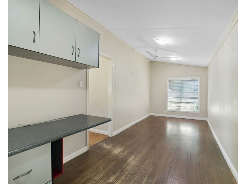 1 Andergrove Road, Andergrove QLD 4740