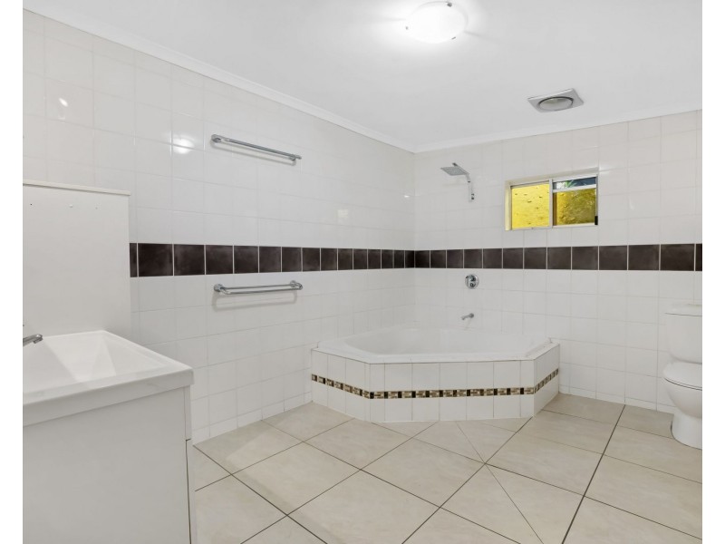 1 Andergrove Road, Andergrove QLD 4740