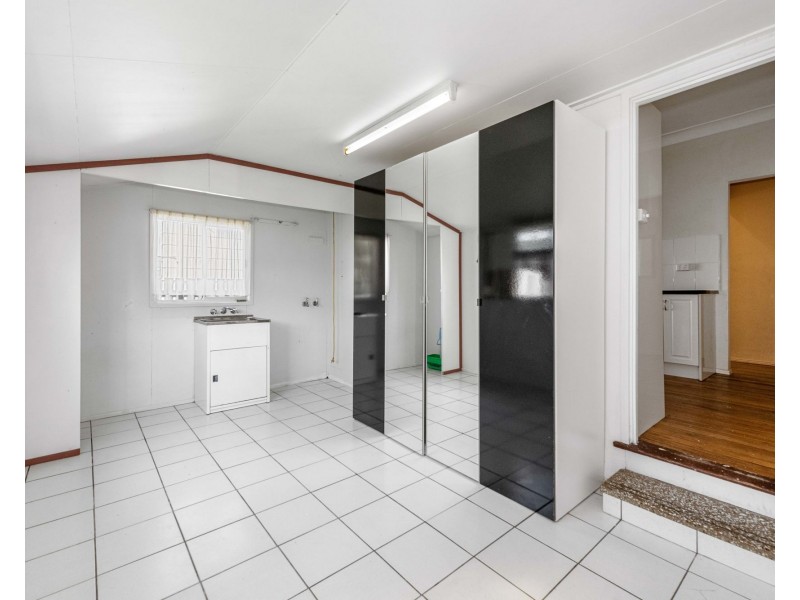 4 Black Street, South Mackay QLD 4740
