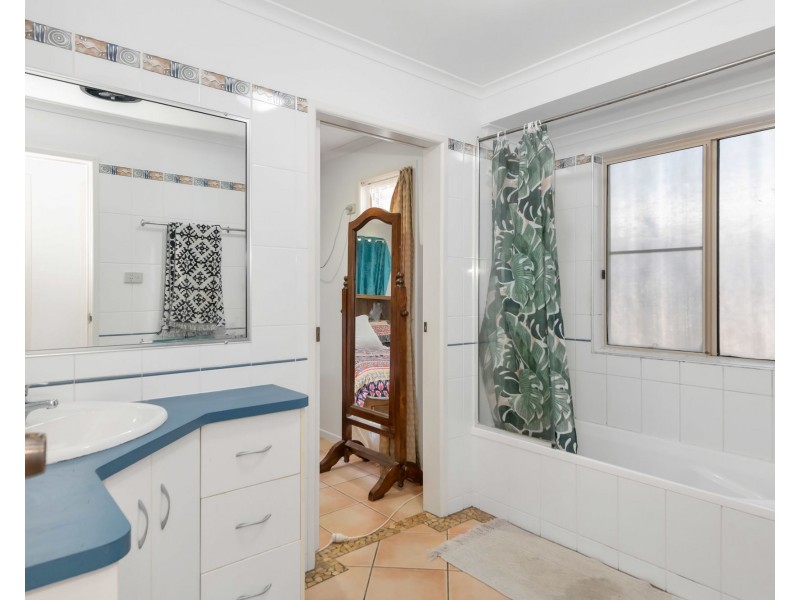 14 Cambridge Avenue, Andergrove QLD 4740