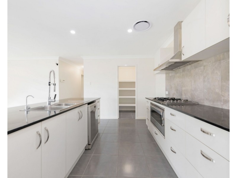 26 Kristy Crescent, Eimeo QLD 4740