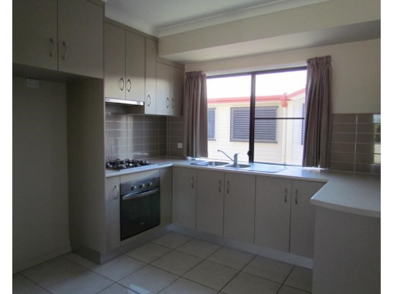 2/6A Petersen Street, North Mackay QLD 4740