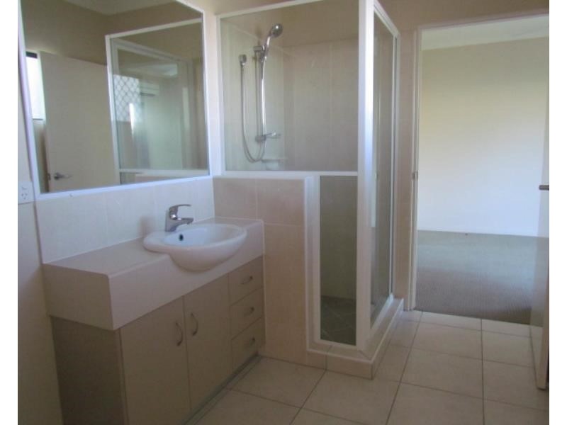 2/6A Petersen Street, North Mackay QLD 4740