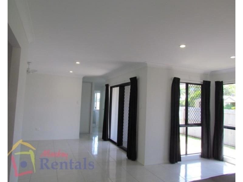 71 Village Circuit, Eimeo QLD 4740