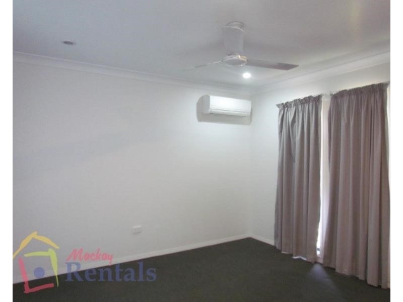 71 Village Circuit, Eimeo QLD 4740