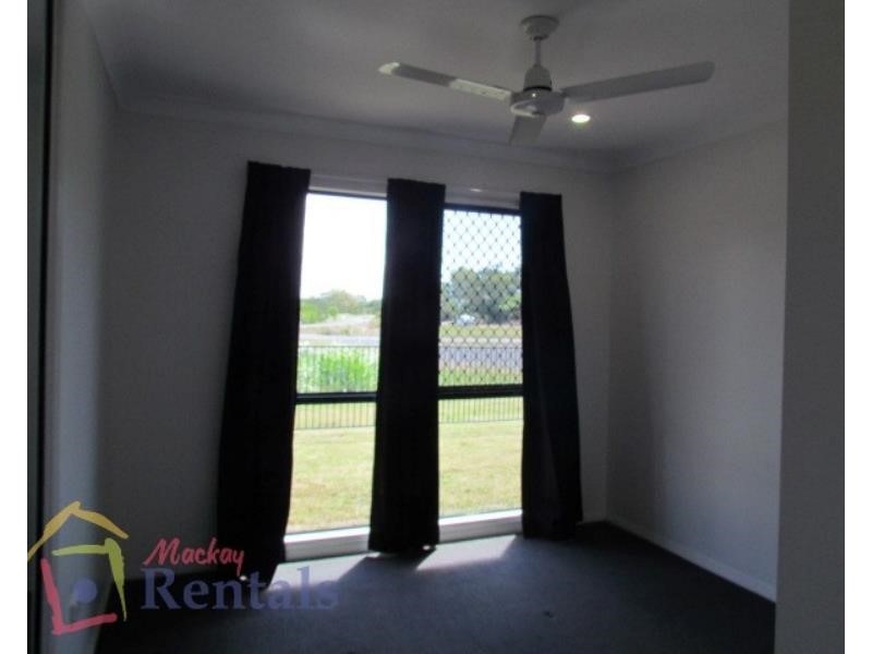 71 Village Circuit, Eimeo QLD 4740