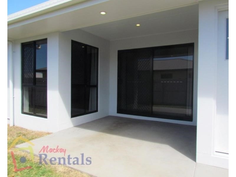 71 Village Circuit, Eimeo QLD 4740