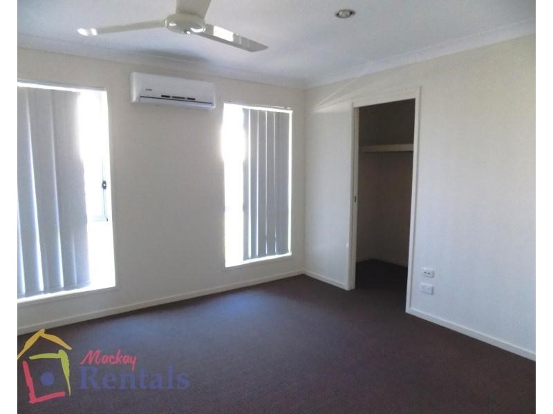 4 Newport Parade, Blacks Beach QLD 4740