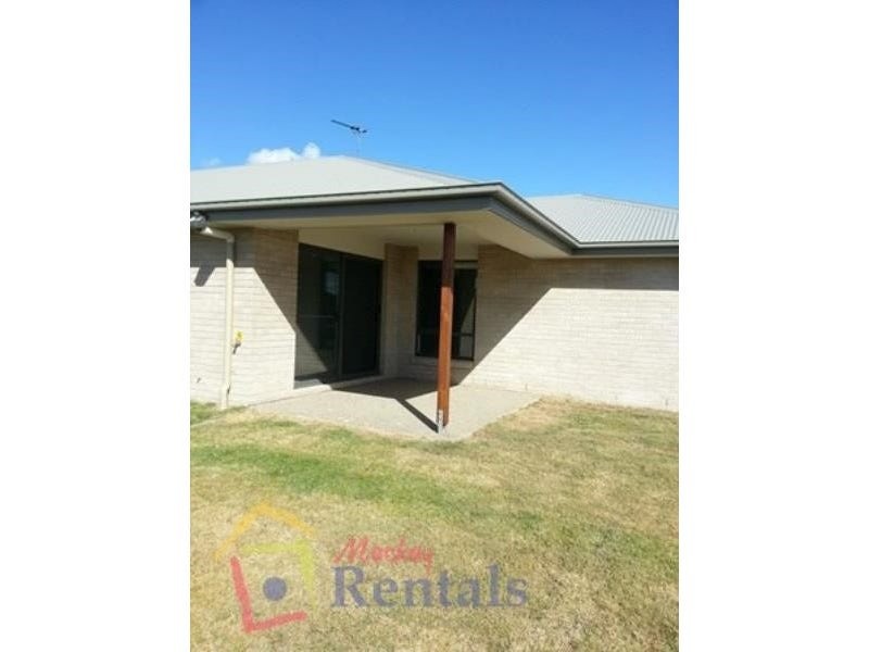 4 Michelle Place, Mirani QLD 4754