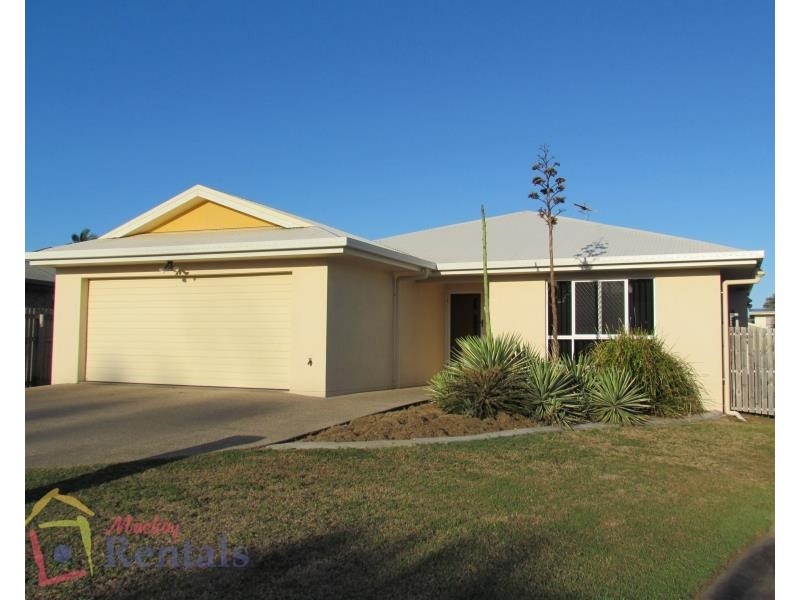 8 Jasmine Drive, Blacks Beach QLD 4740