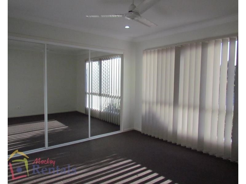 8 Jasmine Drive, Blacks Beach QLD 4740