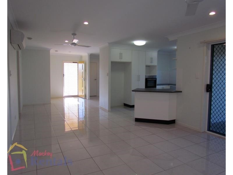 8 Jasmine Drive, Blacks Beach QLD 4740