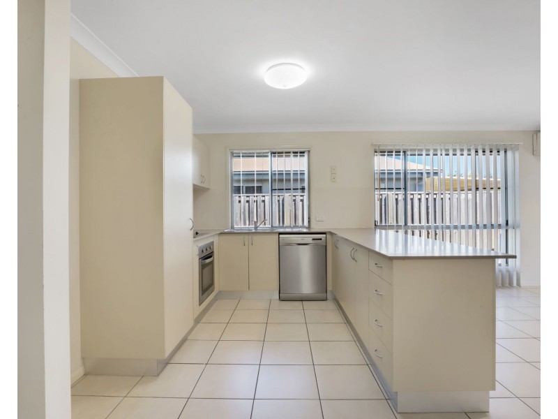 53 Coogee Terrace, Blacks Beach QLD 4740