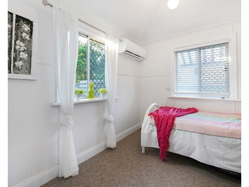 94 Holland Street, West Mackay QLD 4740